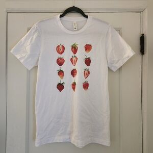 Strawberry Graphic T-shirt 🍓